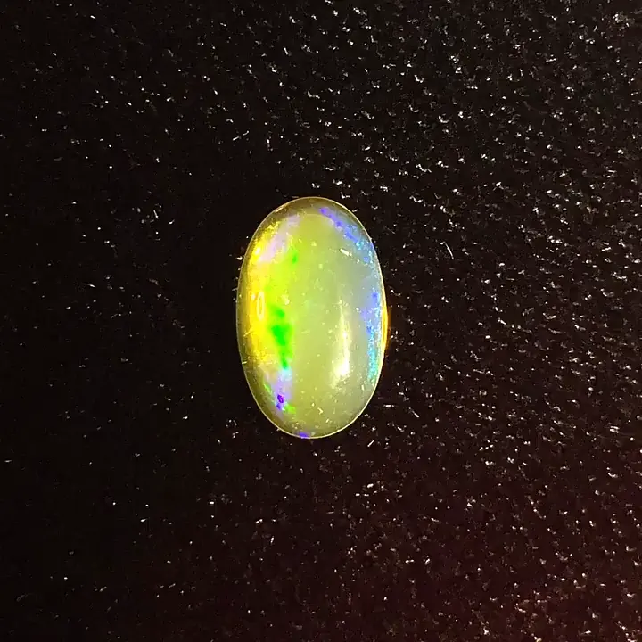 0.99 ct Colorless Opal - Oval