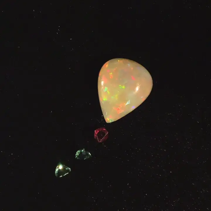 4.69 ct Green Opal - Pear