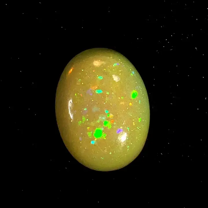 5.22 ct Green Opal - Oval
