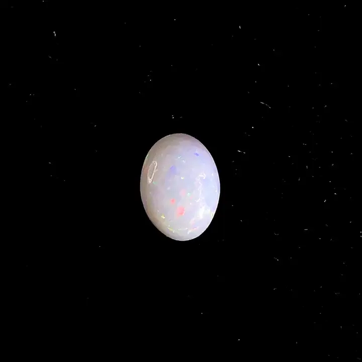 0.74 ct White Opal - Oval