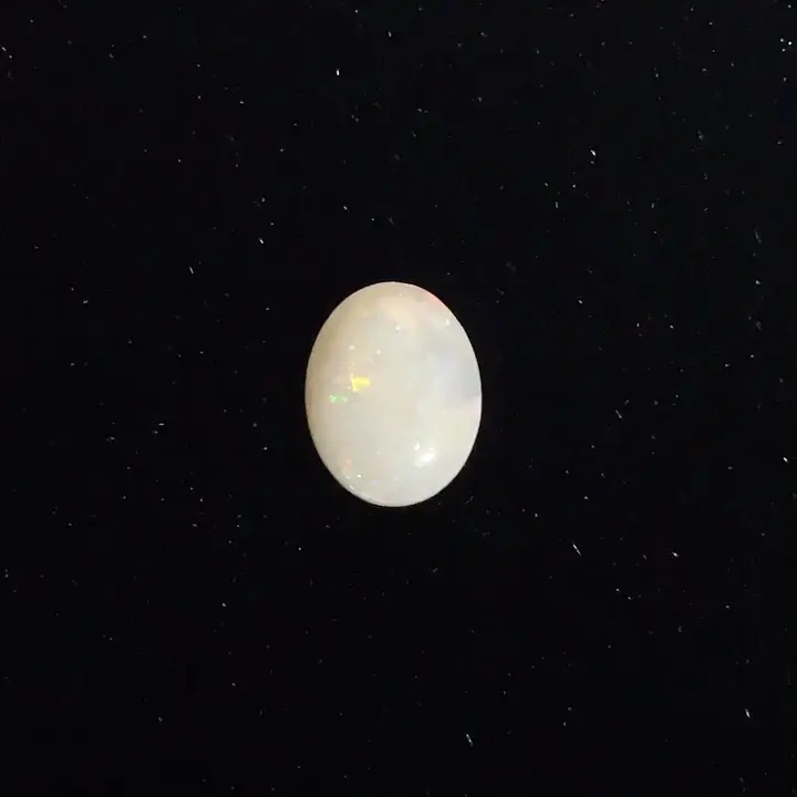 0.66 ct White Opal - Oval