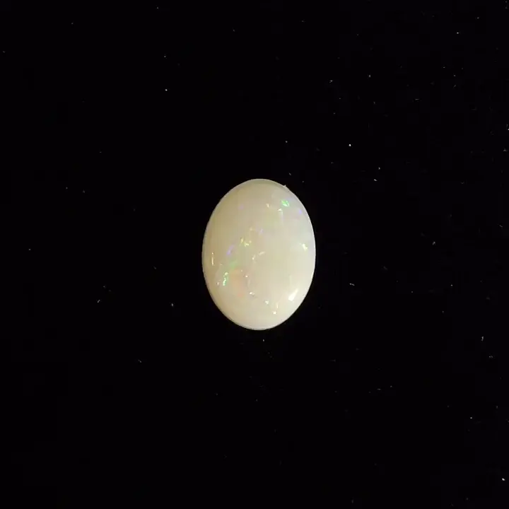 0.77 ct White Opal - Oval