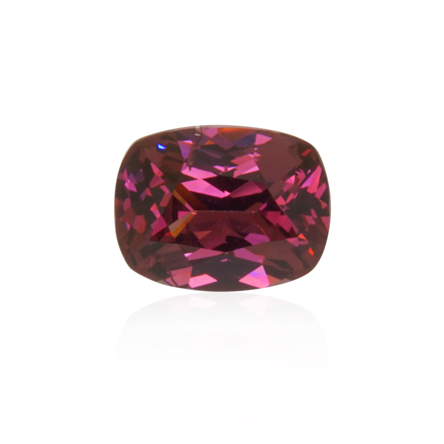 2.74 ct Red Garnet-Rhodolite - Cushion