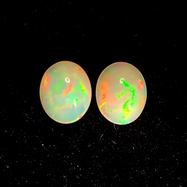 6.00 ct White Opal - Oval
