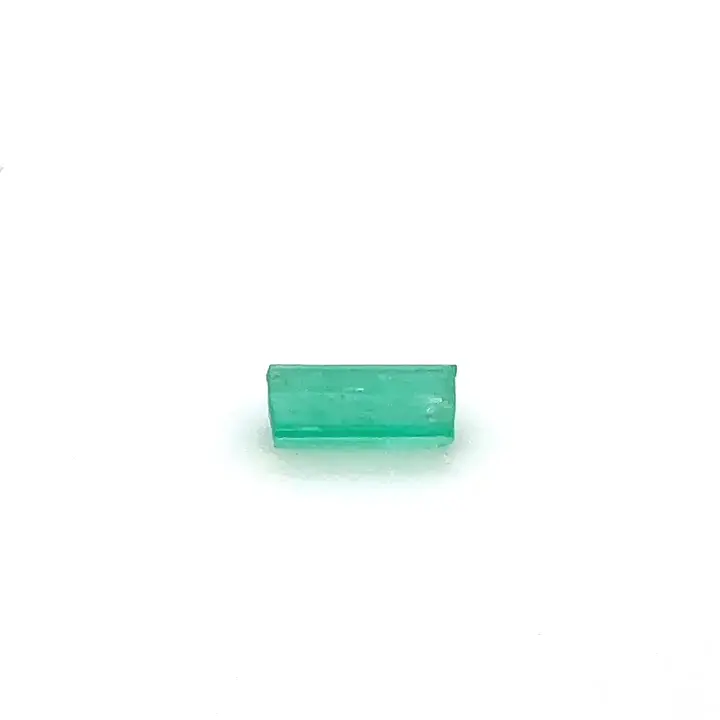 0.60 ct Green Emerald - Uncategorized