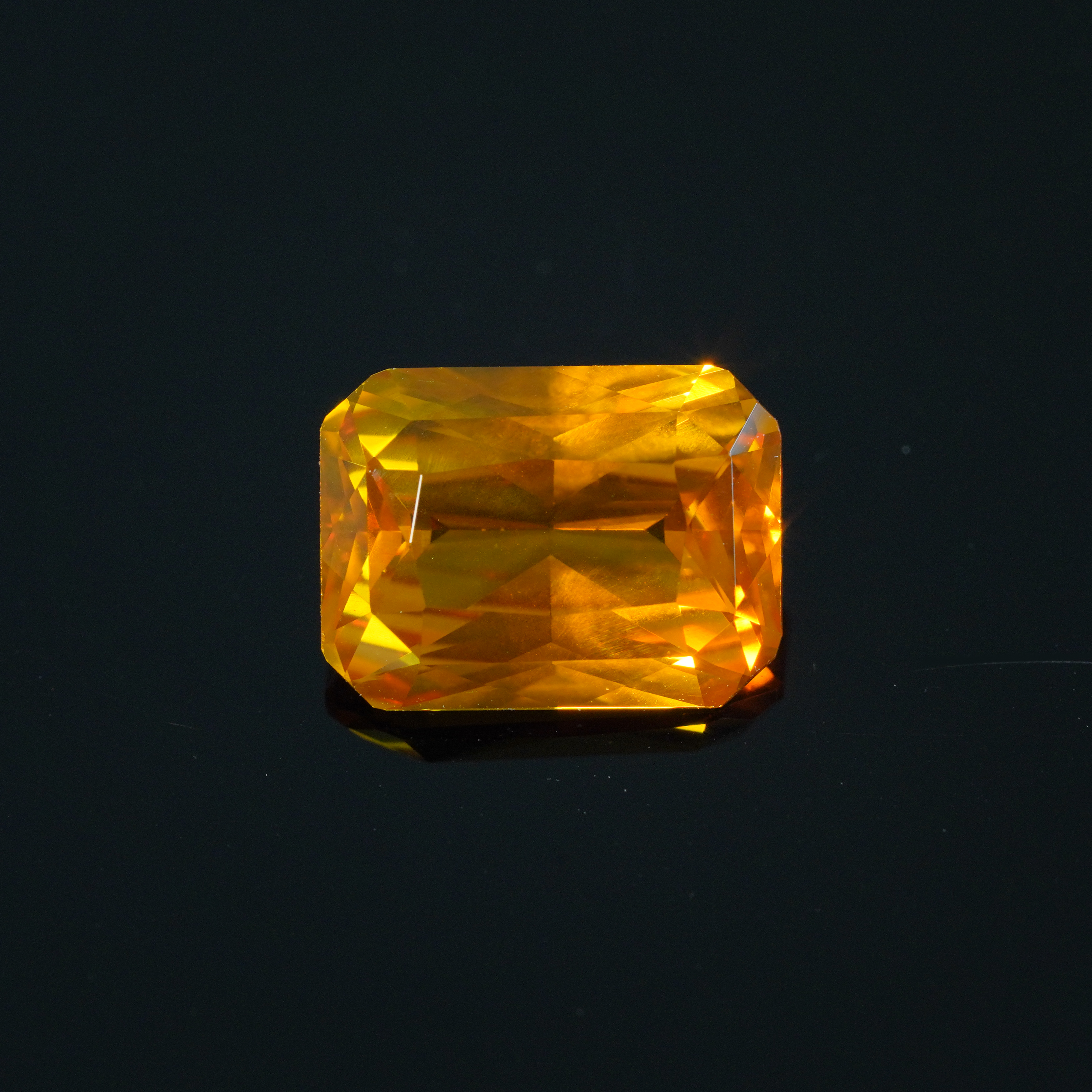 3.57 ct Orange Sapphire - Radiant