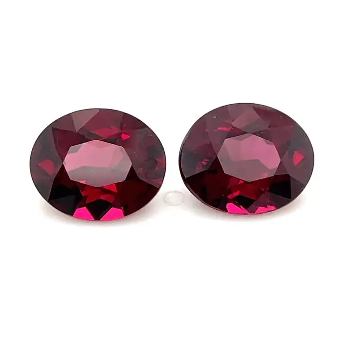 10.86 ct Red Garnet-Rhodolite - Oval
