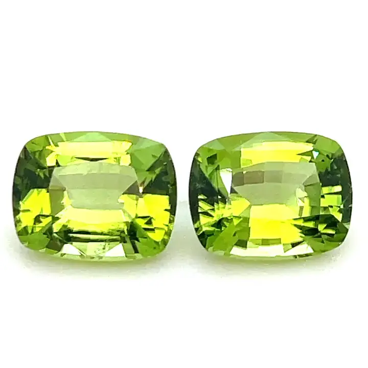 4.87 ct Green Peridot - Cushion