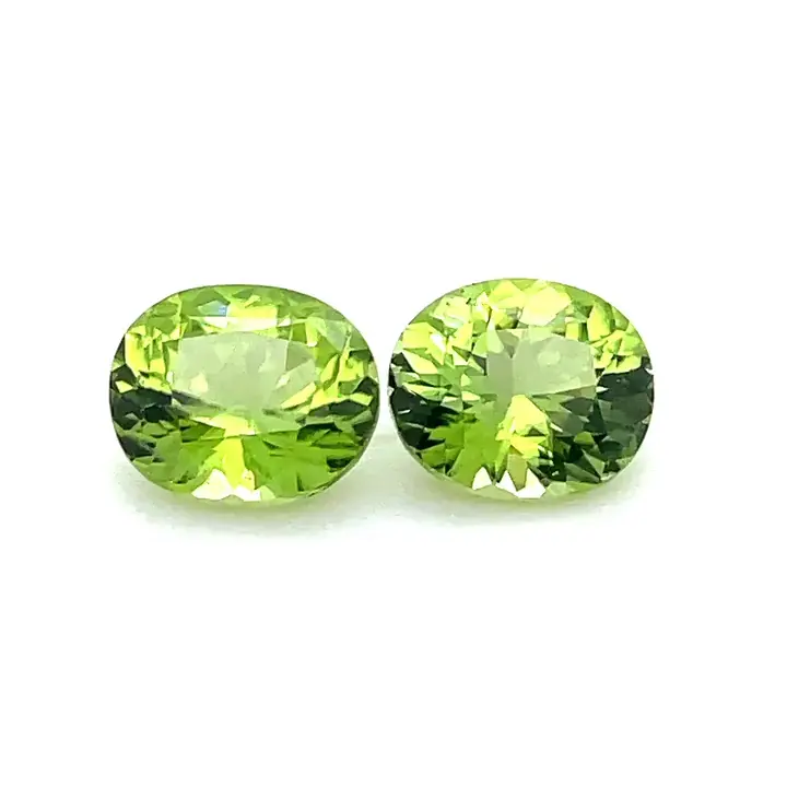 3.90 ct Green Peridot - Oval
