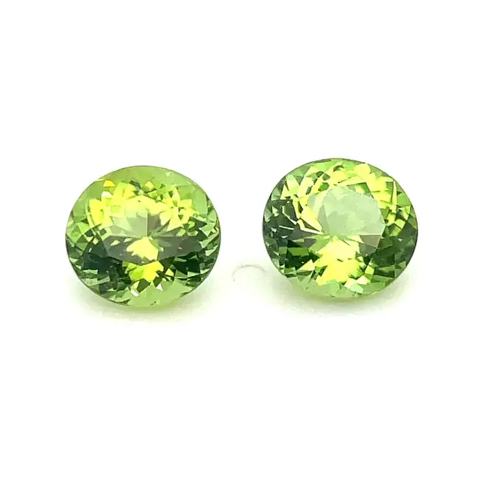 4.89 ct Green Peridot - Oval