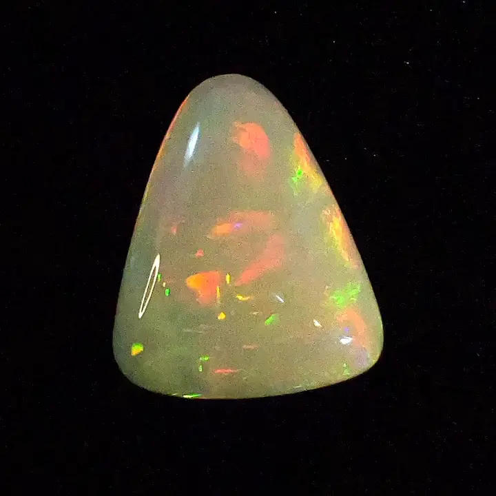 7.99 ct White Opal - Trillion