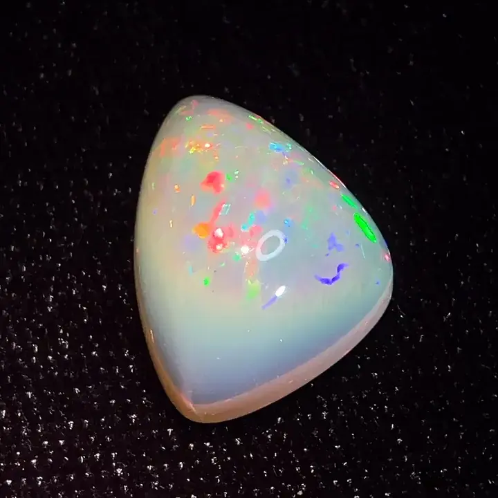 5.65 ct Gray Opal - Trillion