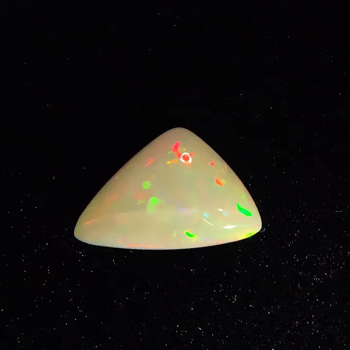 9.54 ct White Opal - Trillion