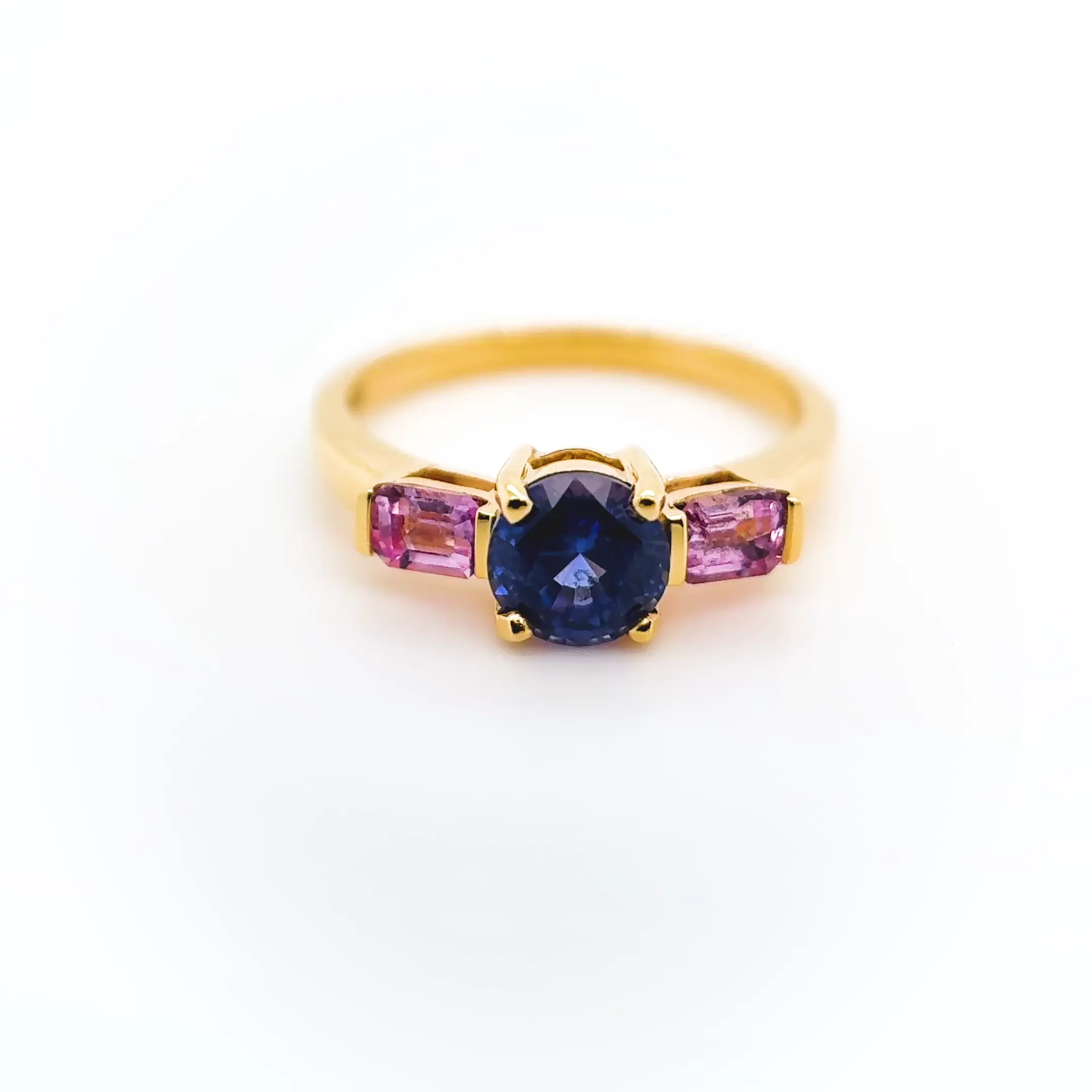 14kt Yellow Gold Sapphire Ring