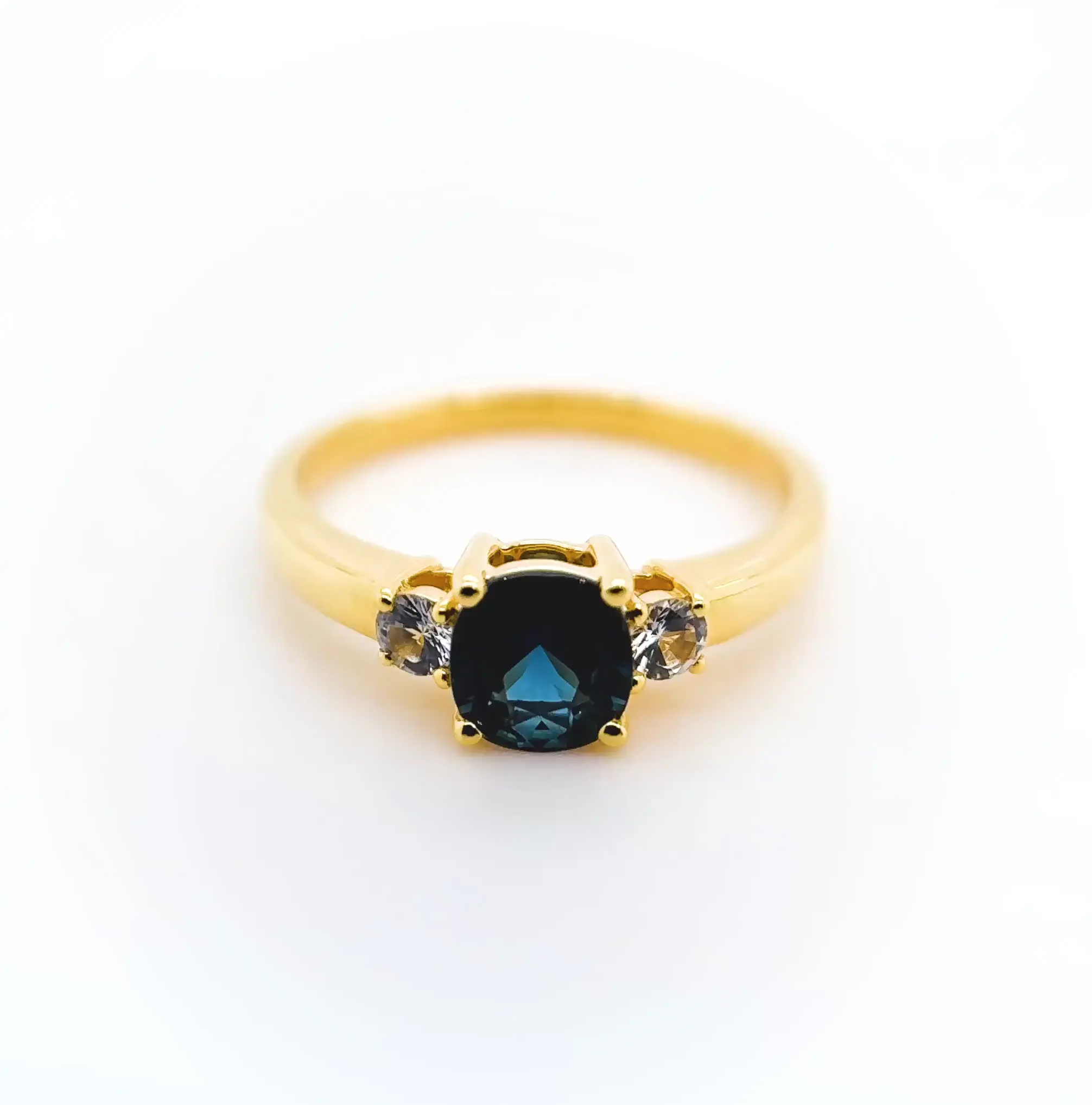 14kt Yellow Gold Sapphire Ring